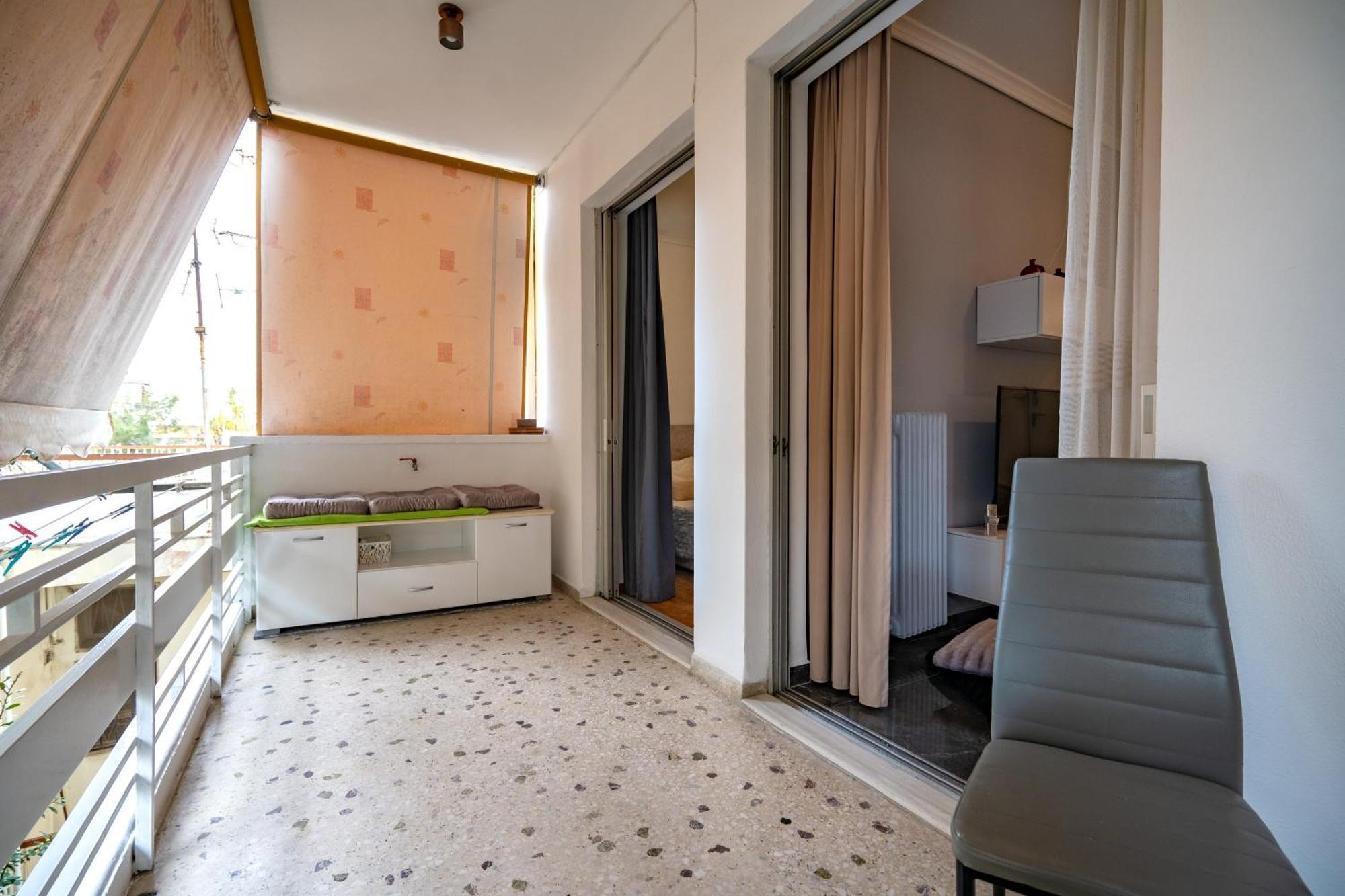 Neo Irakleio Train St. 1 Bedrm 4 Pers. Apartment Athens Luaran gambar